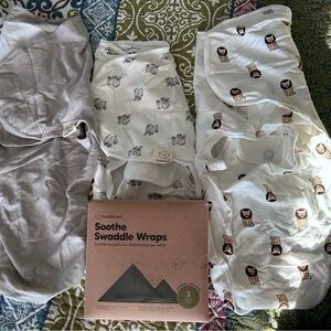 KeaBabies Soothe Swaddle Wraps - White and Gray